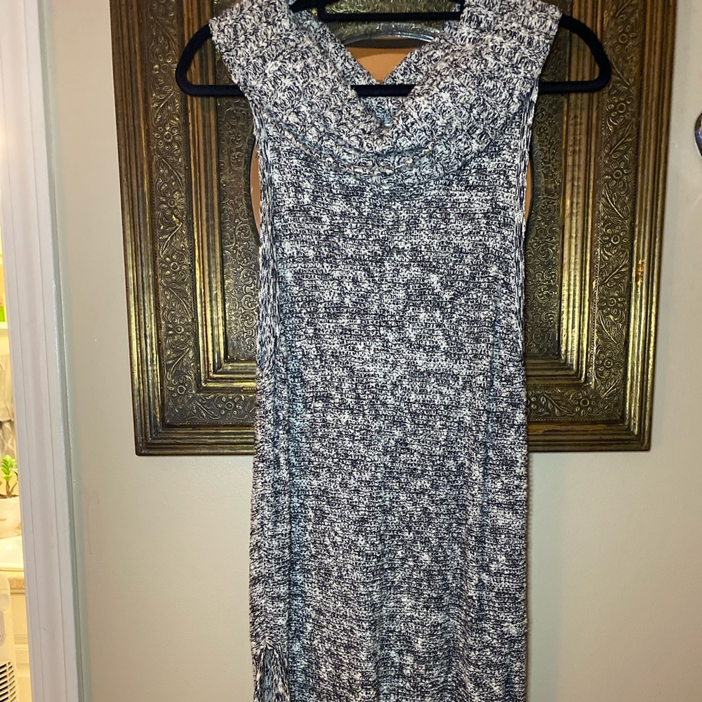 Women’s Sleeveless Sweater Tunic